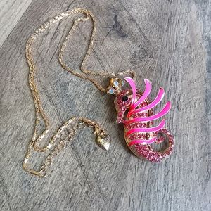 NEW BETSEY JOHNSON PINK CRYSTAL & ENAMEL CROWNED SEAHORSE GLAM PENDANT NECKLACE